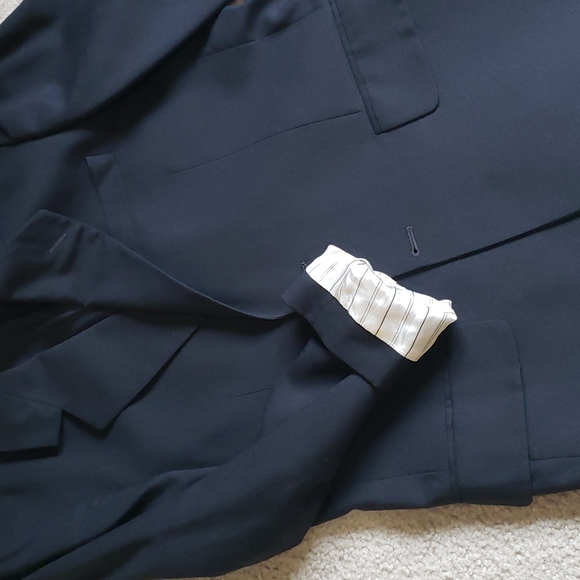 Mens 2 piece Suit - Picture 10 of 15